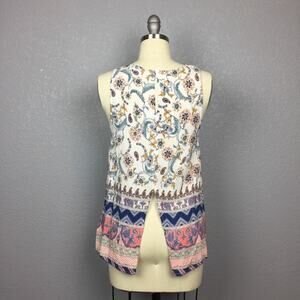•Elodie• Patterned Tank w/Back Detail